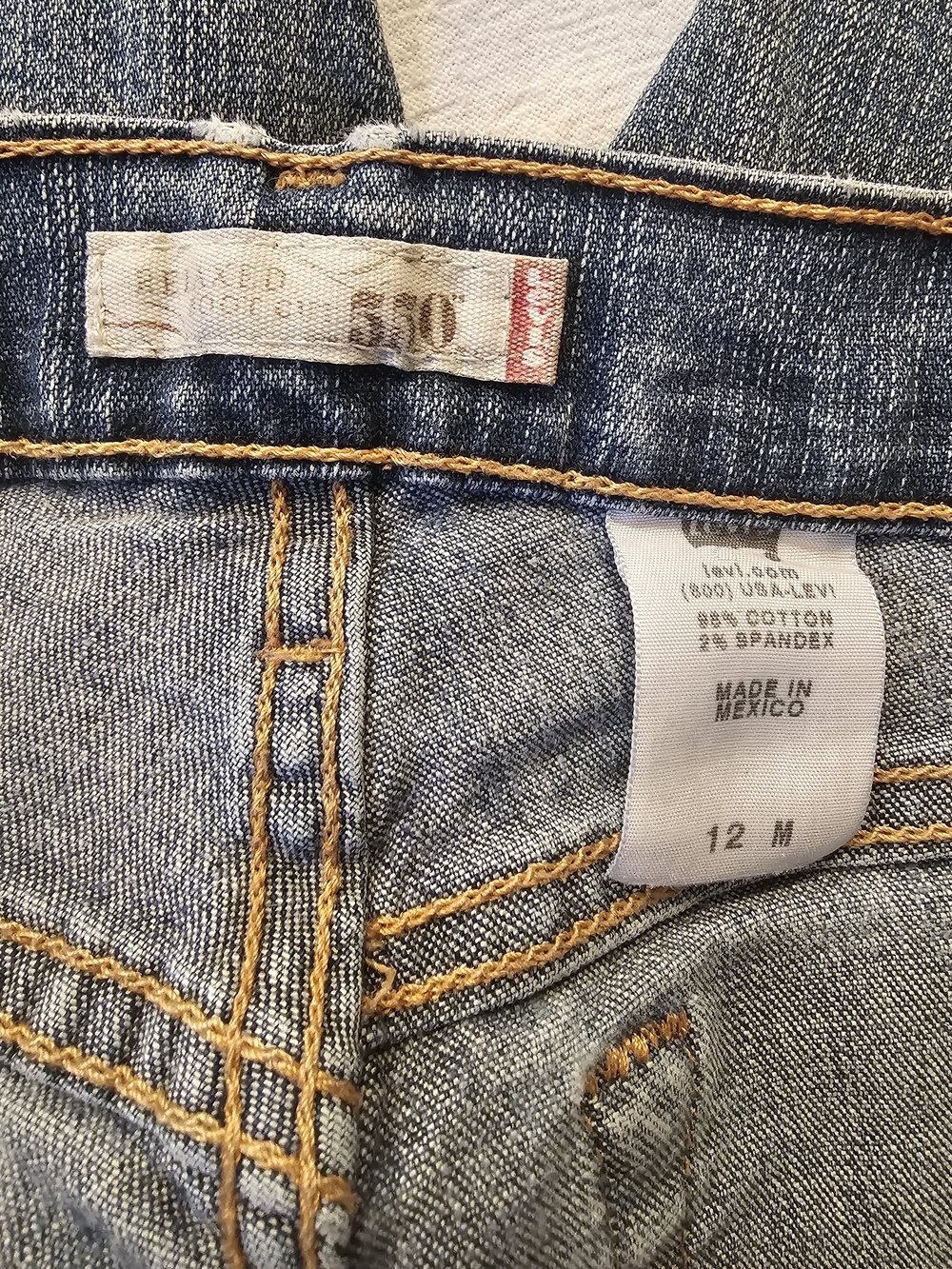 Vintage Levi's 550 Women's Relaxed Fit Tapered Jeans Distressed Blue Women 12 M - Picture 7 of 11